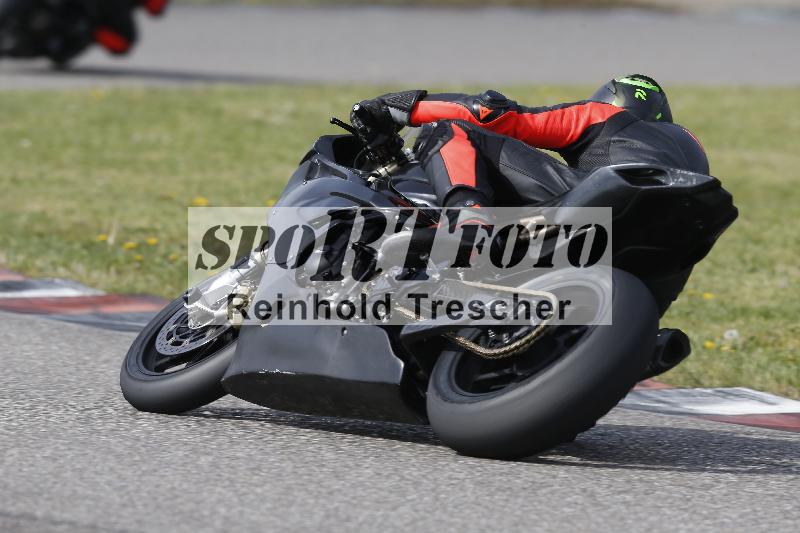 Archiv-2025/07 19.04.2025 Speer Racing ADR/Gruppe gelb/backside